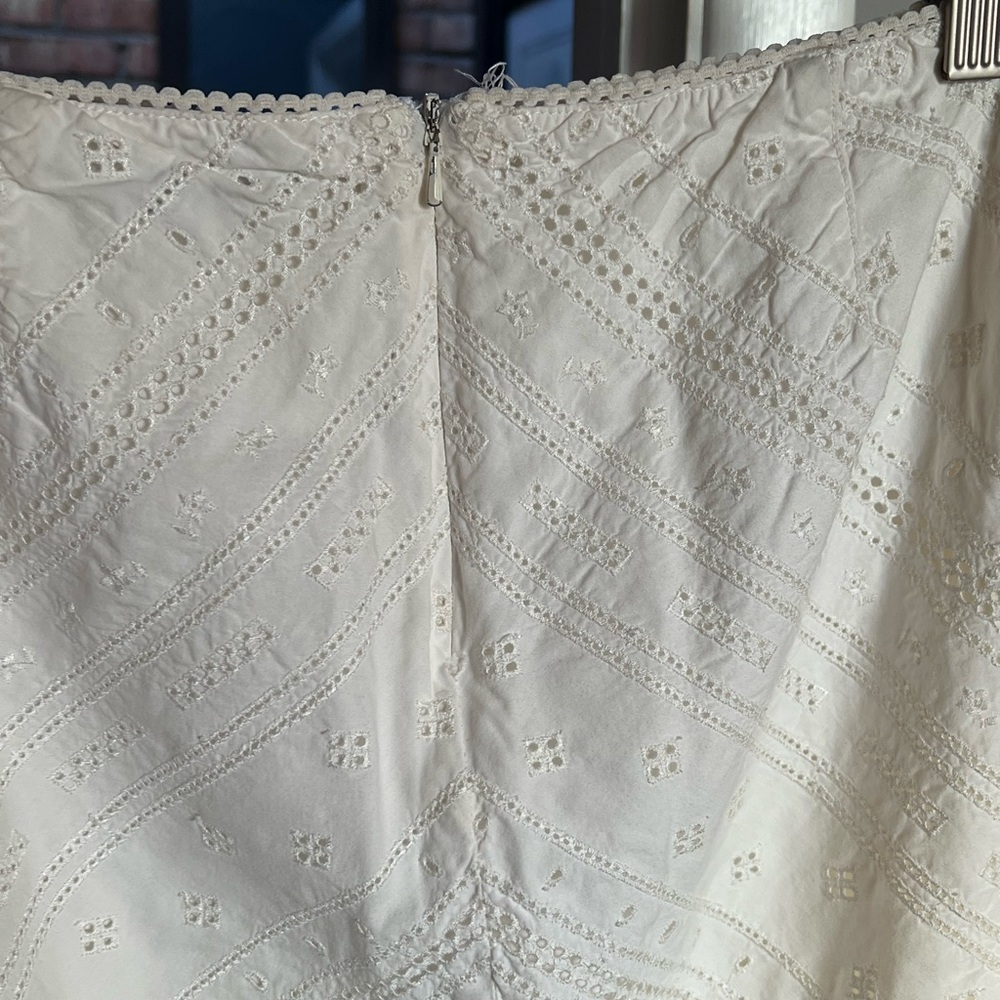 ABERCROMBIE AND FITCH Vintage cotton white eyelet skirt. Medium. - Picture 3 of 4